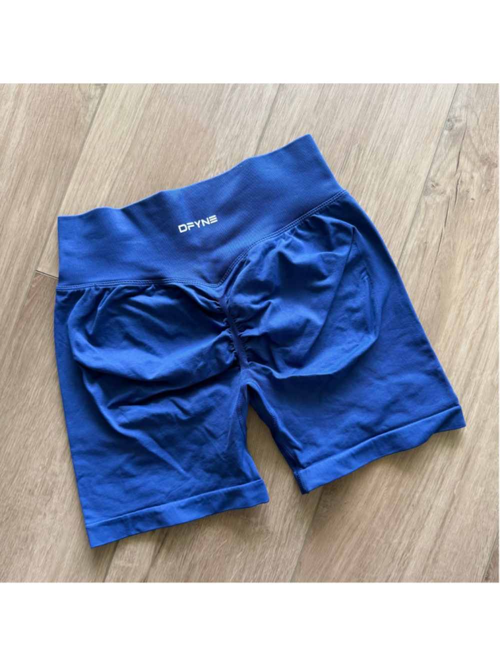 Dfyne Shorts sz M